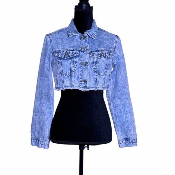 I'm not sure Jackets & Blazers - Light blue short denim jacket Size S